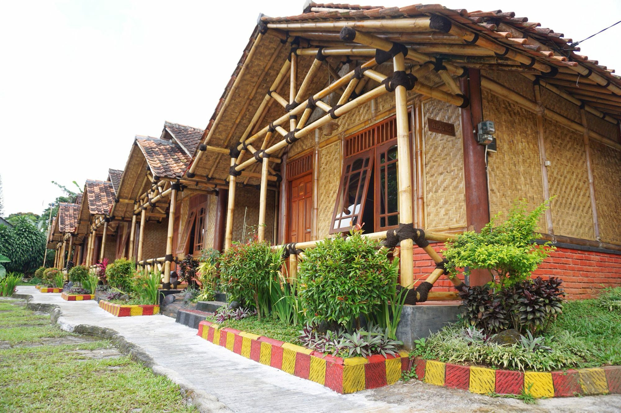 Grand Pesona Ksatria By Issota Hotel Cipanas  Kültér fotó